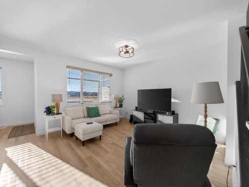216 Caledon Crescent, Spruce Grove, AB - Indoor Photo Showing Living Room