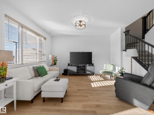 216 Caledon Crescent, Spruce Grove, AB - Indoor Photo Showing Living Room