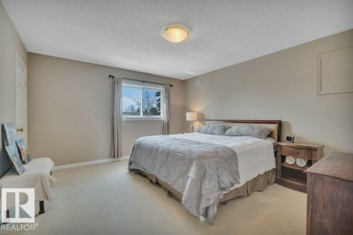 158 Rhatigan Road E, Edmonton, AB - Indoor Photo Showing Bedroom