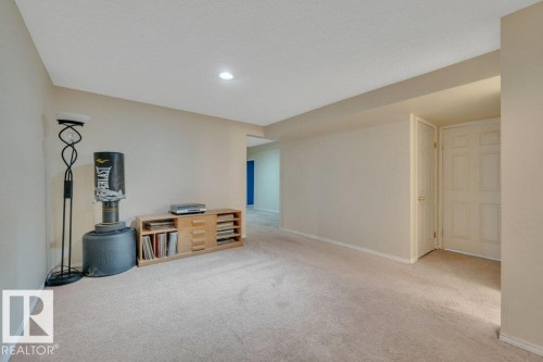 158 Rhatigan Road E, Edmonton, AB - Indoor Photo Showing Other Room