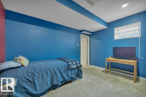 158 Rhatigan Road E, Edmonton, AB - Indoor Photo Showing Bedroom