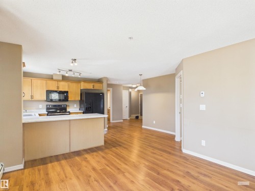 208 4403 23 Street, Edmonton, AB - Indoor Photo Showing Kitchen