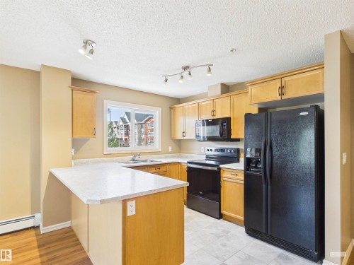 208 4403 23 Street, Edmonton, AB - Indoor Photo Showing Kitchen
