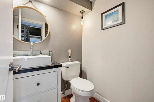 139 Wolf Willow Crescent, Edmonton, AB - Indoor Photo Showing Bathroom