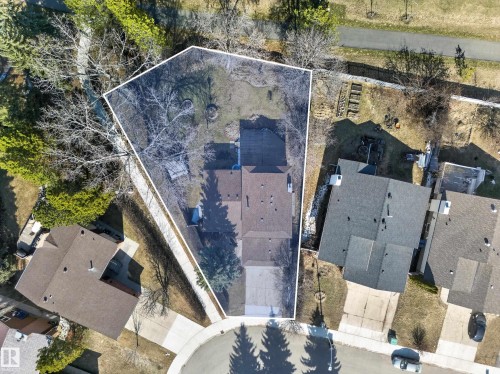 Property situated on a cul-de-sac with a paved driveway - 1767 61 Street, Edmonton, AB - Outdoor With View