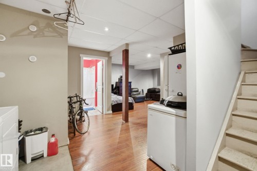15736 141 Street, Edmonton, AB - Indoor Photo Showing Other Room