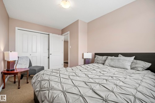 9 9231 213 Street, Edmonton, AB - Indoor Photo Showing Bedroom
