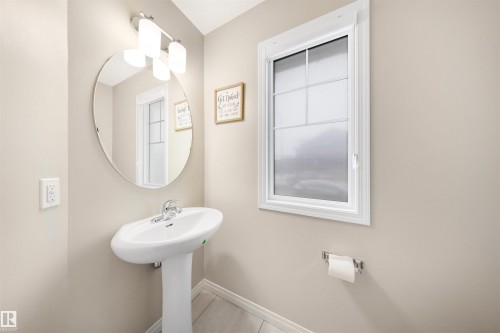 2504 Coughlan Road, Edmonton, AB - Indoor Photo Showing Bathroom