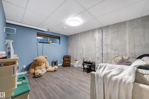2504 Coughlan Road, Edmonton, AB - Indoor