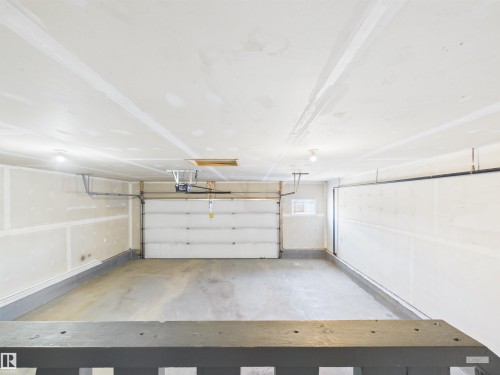 91 Copperhead Place, Stony Plain, AB - Indoor Photo Showing Garage