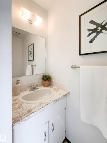 1 Forest Drive, St. Albert, AB - Indoor Photo Showing Bathroom
