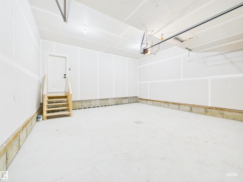 3 Emerson Landing, Spruce Grove, AB - Indoor Photo Showing Garage