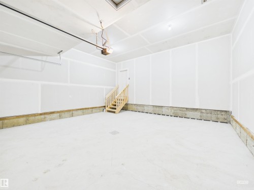 3 Emerson Landing, Spruce Grove, AB - Indoor Photo Showing Garage
