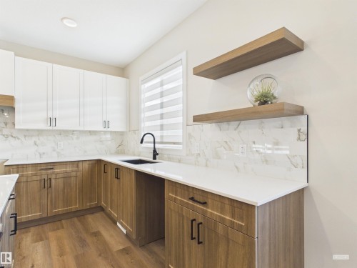 3 Emerson Landing, Spruce Grove, AB - Indoor Photo Showing Kitchen