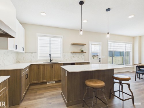 3 Emerson Landing, Spruce Grove, AB - Indoor Photo Showing Kitchen With Upgraded Kitchen