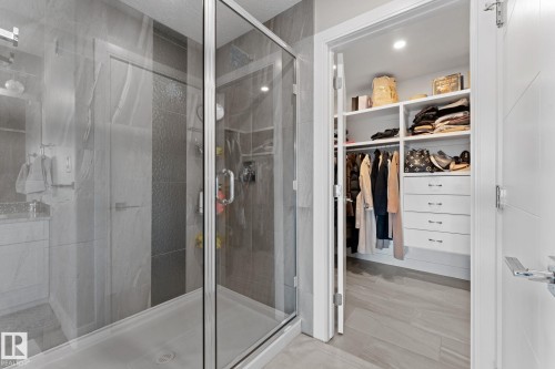 7640 179 Avenue, Edmonton, AB - Indoor Photo Showing Bathroom