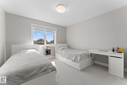 7640 179 Avenue, Edmonton, AB - Indoor Photo Showing Bedroom