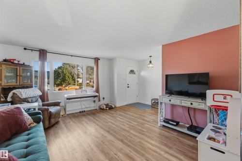 3119 110 Avenue, Edmonton, AB - Indoor Photo Showing Living Room