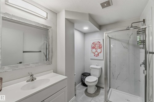 3119 110 Avenue, Edmonton, AB - Indoor Photo Showing Bathroom
