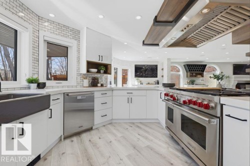 439 Rooney Crescent, Edmonton, AB - Indoor Photo Showing Kitchen