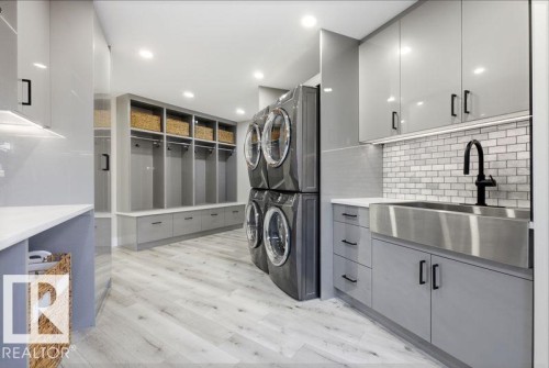 439 Rooney Crescent, Edmonton, AB - Indoor Photo Showing Laundry Room