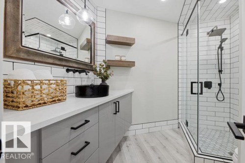 439 Rooney Crescent, Edmonton, AB - Indoor