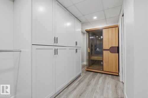 439 Rooney Crescent, Edmonton, AB - Indoor Photo Showing Other Room