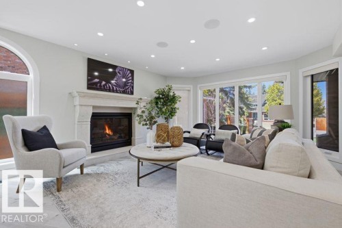 439 Rooney Crescent, Edmonton, AB - Indoor Photo Showing Living Room With Fireplace