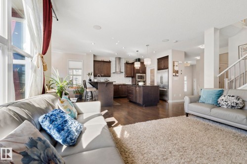 425 Simpkins Wynd, Leduc, AB - Indoor Photo Showing Living Room