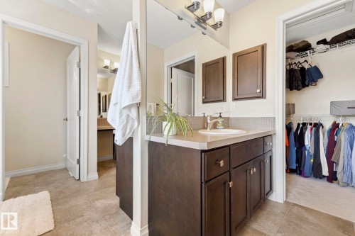 425 Simpkins Wynd, Leduc, AB - Indoor Photo Showing Bathroom