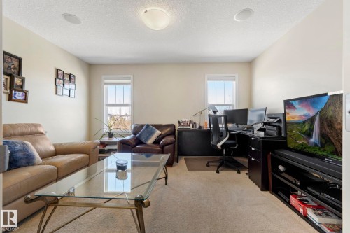 425 Simpkins Wynd, Leduc, AB - Indoor Photo Showing Living Room
