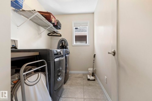 425 Simpkins Wynd, Leduc, AB - Indoor Photo Showing Laundry Room