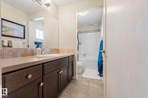 425 Simpkins Wynd, Leduc, AB - Indoor Photo Showing Bathroom