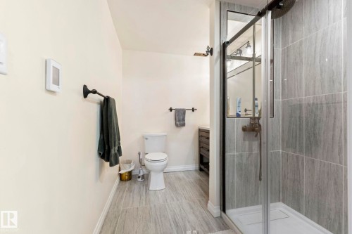 425 Simpkins Wynd, Leduc, AB - Indoor Photo Showing Bathroom
