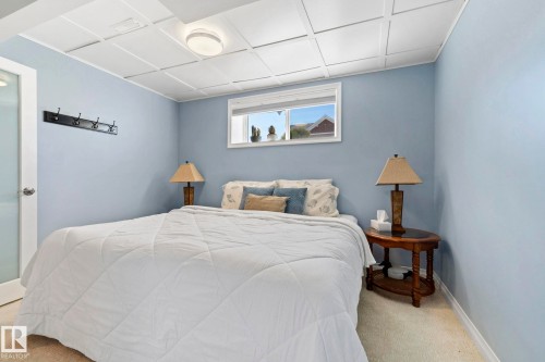 425 Simpkins Wynd, Leduc, AB - Indoor Photo Showing Bedroom