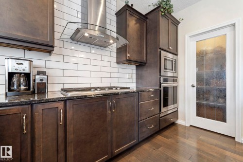 425 Simpkins Wynd, Leduc, AB - Indoor Photo Showing Kitchen