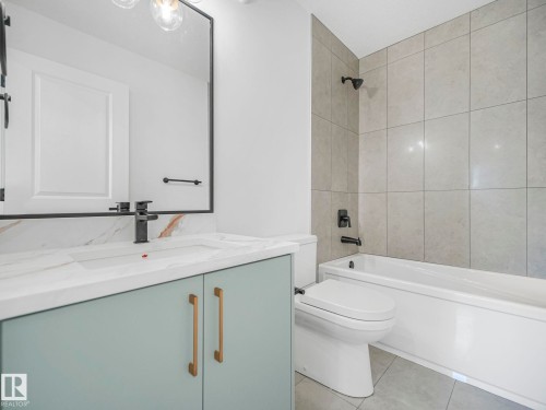 838 Northern Harrier Lane, Edmonton, AB - Indoor Photo Showing Bathroom
