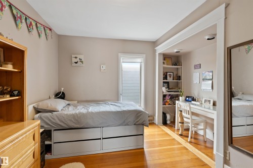 9819 92 Avenue, Edmonton, AB - Indoor Photo Showing Bedroom
