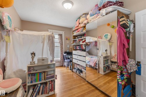 9819 92 Avenue, Edmonton, AB - Indoor