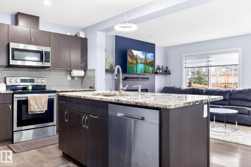 308 42 Avenue, Edmonton, AB - Indoor Photo Showing Kitchen With Upgraded Kitchen