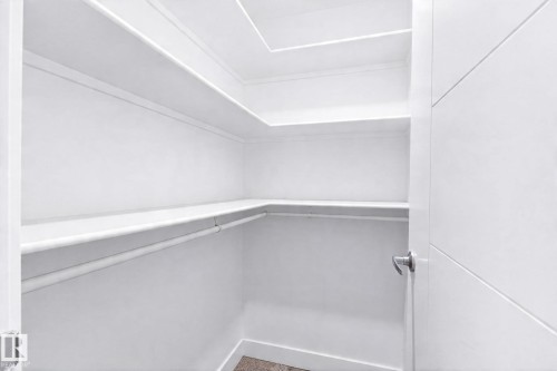 308 42 Avenue, Edmonton, AB - Indoor With Storage