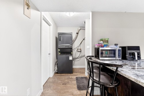 308 42 Avenue, Edmonton, AB - Indoor Photo Showing Kitchen