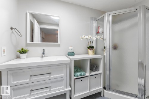 1802 2 Avenue, Cold Lake, AB - Indoor Photo Showing Bathroom