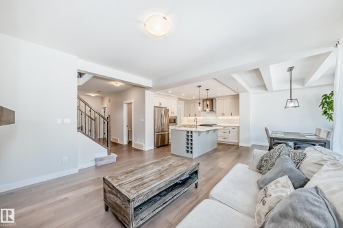6479 Elston Loop, Edmonton, AB - Indoor
