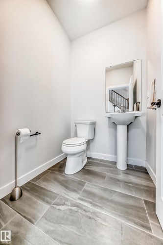6479 Elston Loop, Edmonton, AB - Indoor Photo Showing Bathroom