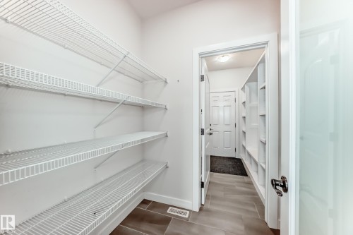 6479 Elston Loop, Edmonton, AB - Indoor With Storage