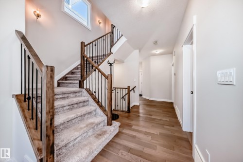 6479 Elston Loop, Edmonton, AB - Indoor Photo Showing Other Room