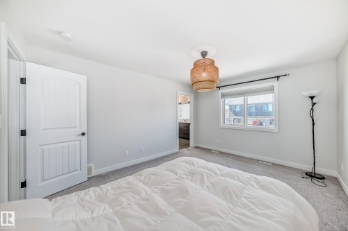 6479 Elston Loop, Edmonton, AB - Indoor Photo Showing Bedroom