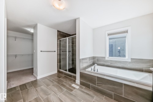 6479 Elston Loop, Edmonton, AB - Indoor Photo Showing Bathroom