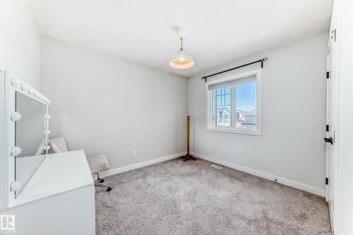 6479 Elston Loop, Edmonton, AB - Indoor Photo Showing Other Room